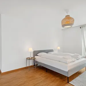 Spacious Hoting Zürich